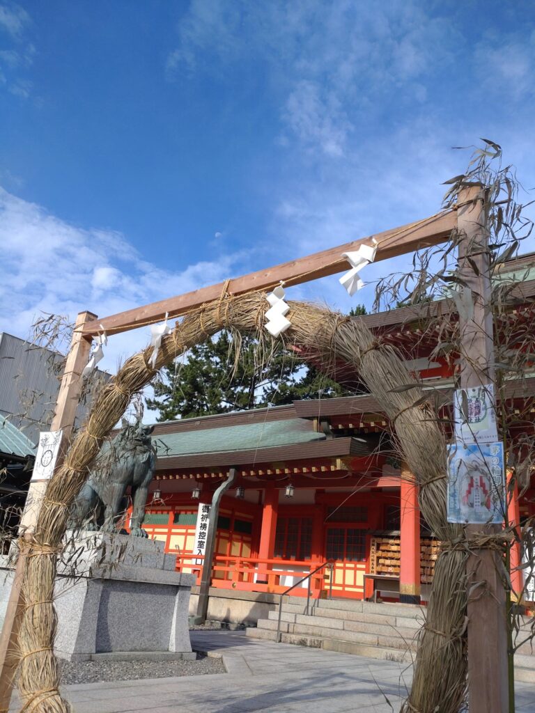 現在の画像に代替テキストがありません。ファイル名: 茅の輪-rotated.jpg