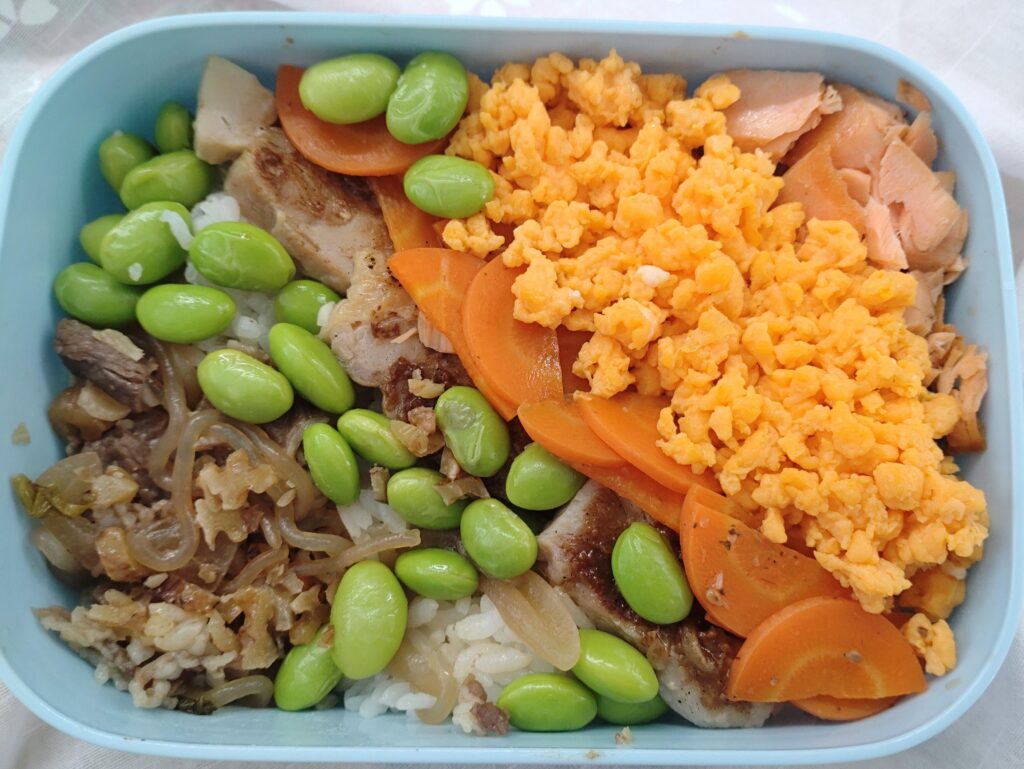 現在の画像に代替テキストがありません。ファイル名: お弁当-scaled.jpg