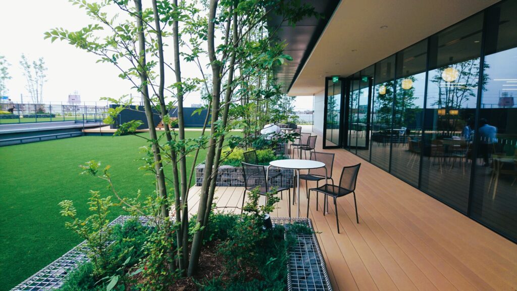 現在の画像に代替テキストがありません。ファイル名: 屋上庭園3-scaled.jpg